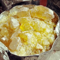 50g smulkūs kanifolijos gabaliukai