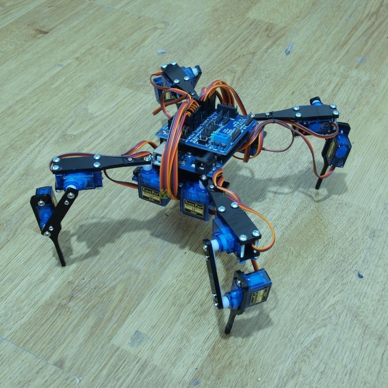 Keturių kojų roboto voro konstruktorius